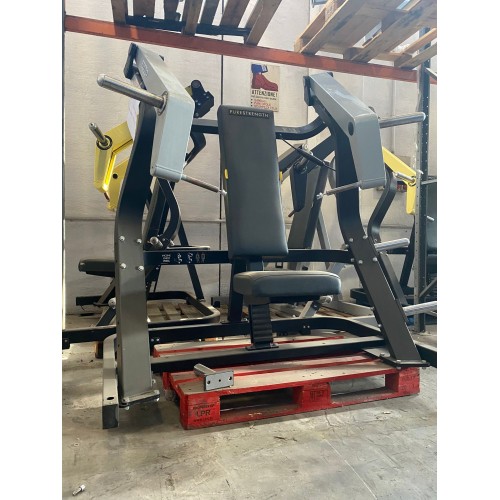 Incline Chest Press Pure Strengh - Technogym - Re-manufactured- Wellness Outlet